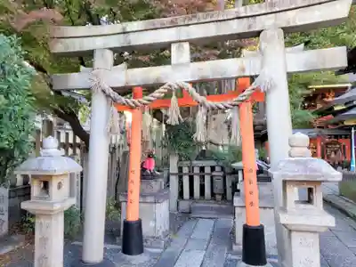 満足稲荷神社の鳥居