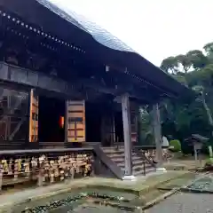 目の霊山　油山寺の本殿