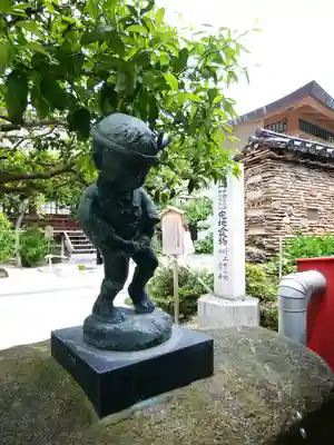 櫛田神社の像