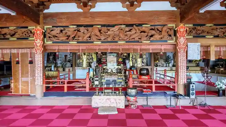 春宮寺の本殿・本堂