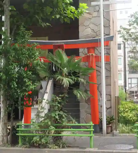 初音森神社の鳥居