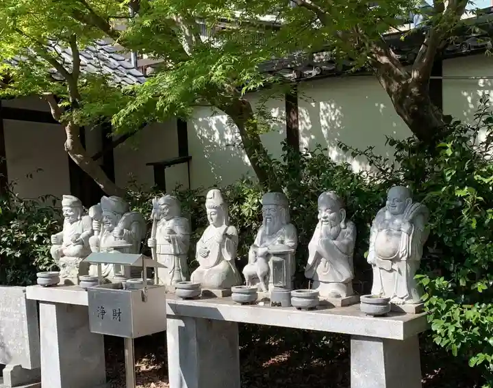 行願寺(革堂)の像