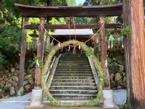 阿多由太神社の鳥居