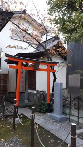 榊神社の末社