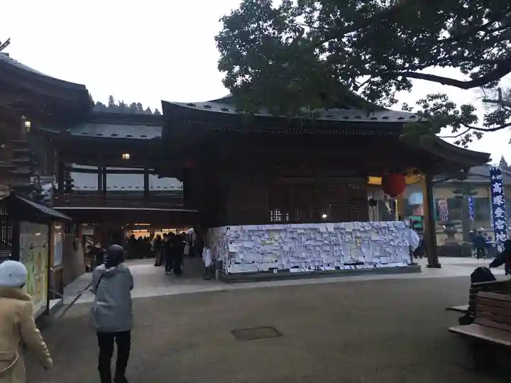 高塚愛宕地蔵尊の本殿・本堂