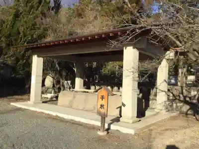 山梨縣護國神社の手水舎