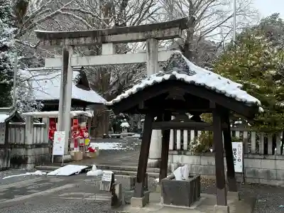 玉敷神社の{uncategorized: "未分類", other: "その他", undefined: "問題あり", building: "その他建物", grave: "お墓", sacred_gate: "鳥居", guardian: "狛犬", statue: "像", buddha: "仏像", history: "歴史", nature: "自然", garden: "庭園", animal: "動物", pagoda: "塔", temizu: "手水舎", mountain_gate: "山門・神門", sanctuary: "本殿・本堂", subordinate: "末社・摂社", art: "芸術", scenery: "景色", jizo: "地蔵", ema: "絵馬", goshuin: "御朱印", omikuji: "おみくじ", items: "授与品その他", amulet: "お守り", goshuincho: "御朱印帳", eats: "食事", festival: "お祭り", votive_dance: "神楽", shichigosan: "七五三参", wedding: "結婚式", experience: "体験その他", initially: "初詣", around: "周辺", anti_infection: "感染症対策"}