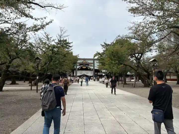 靖國神社の{uncategorized: "未分類", other: "その他", undefined: "問題あり", building: "その他建物", grave: "お墓", sacred_gate: "鳥居", guardian: "狛犬", statue: "像", buddha: "仏像", history: "歴史", nature: "自然", garden: "庭園", animal: "動物", pagoda: "塔", temizu: "手水舎", mountain_gate: "山門・神門", sanctuary: "本殿・本堂", subordinate: "末社・摂社", art: "芸術", scenery: "景色", jizo: "地蔵", ema: "絵馬", goshuin: "御朱印", omikuji: "おみくじ", items: "授与品その他", amulet: "お守り", goshuincho: "御朱印帳", eats: "食事", festival: "お祭り", votive_dance: "神楽", shichigosan: "七五三参", wedding: "結婚式", experience: "体験その他", initially: "初詣", around: "周辺", anti_infection: "感染症対策"}