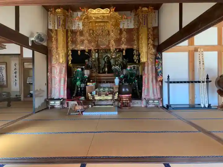 寶龍寺の本殿・本堂