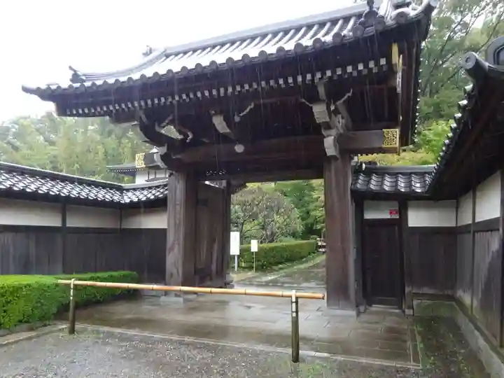 心行寺の山門・神門
