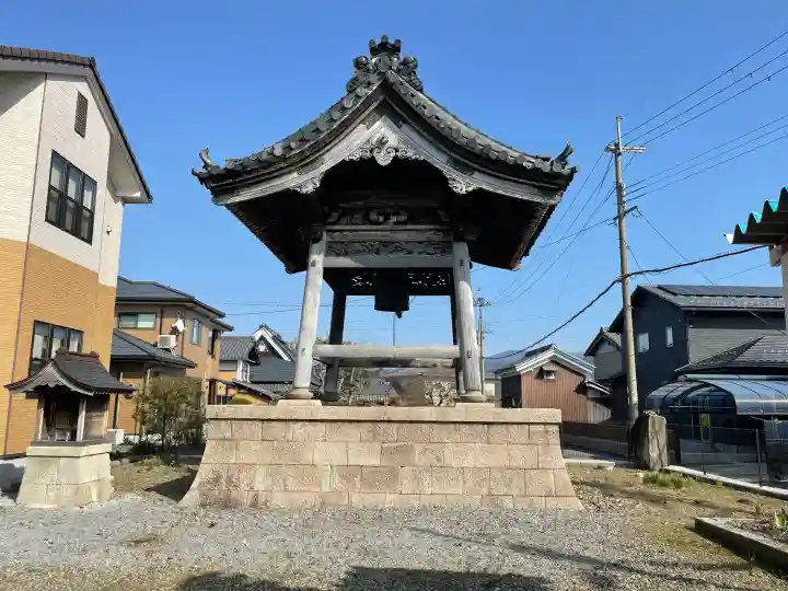 深光寺の{uncategorized: "未分類", other: "その他", undefined: "問題あり", building: "その他建物", grave: "お墓", sacred_gate: "鳥居", guardian: "狛犬", statue: "像", buddha: "仏像", history: "歴史", nature: "自然", garden: "庭園", animal: "動物", pagoda: "塔", temizu: "手水舎", mountain_gate: "山門・神門", sanctuary: "本殿・本堂", subordinate: "末社・摂社", art: "芸術", scenery: "景色", jizo: "地蔵", ema: "絵馬", goshuin: "御朱印", omikuji: "おみくじ", items: "授与品その他", amulet: "お守り", goshuincho: "御朱印帳", eats: "食事", festival: "お祭り", votive_dance: "神楽", shichigosan: "七五三参", wedding: "結婚式", experience: "体験その他", initially: "初詣", around: "周辺", anti_infection: "感染症対策"}