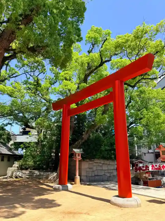 長田神社の{uncategorized: "未分類", other: "その他", undefined: "問題あり", building: "その他建物", grave: "お墓", sacred_gate: "鳥居", guardian: "狛犬", statue: "像", buddha: "仏像", history: "歴史", nature: "自然", garden: "庭園", animal: "動物", pagoda: "塔", temizu: "手水舎", mountain_gate: "山門・神門", sanctuary: "本殿・本堂", subordinate: "末社・摂社", art: "芸術", scenery: "景色", jizo: "地蔵", ema: "絵馬", goshuin: "御朱印", omikuji: "おみくじ", items: "授与品その他", amulet: "お守り", goshuincho: "御朱印帳", eats: "食事", festival: "お祭り", votive_dance: "神楽", shichigosan: "七五三参", wedding: "結婚式", experience: "体験その他", initially: "初詣", around: "周辺", anti_infection: "感染症対策"}