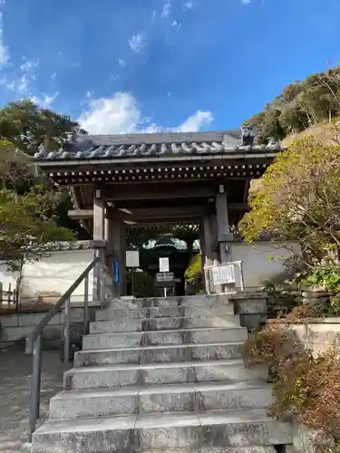 安養院　(田代寺）の山門