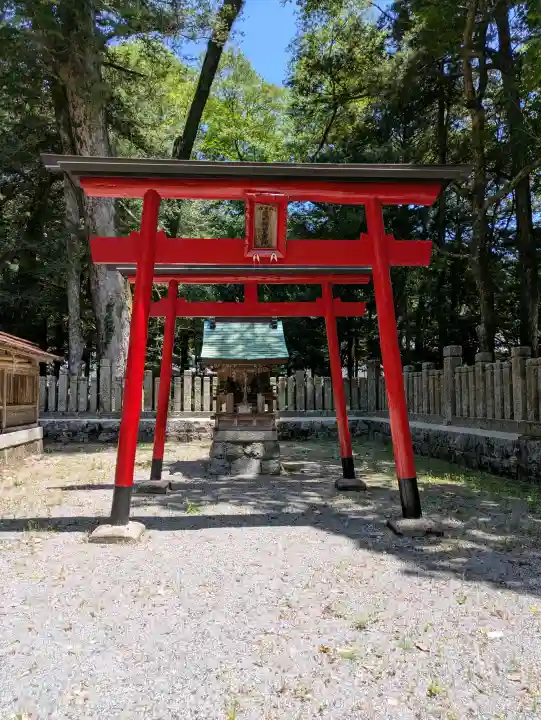 立岩神社の{uncategorized: "未分類", other: "その他", undefined: "問題あり", building: "その他建物", grave: "お墓", sacred_gate: "鳥居", guardian: "狛犬", statue: "像", buddha: "仏像", history: "歴史", nature: "自然", garden: "庭園", animal: "動物", pagoda: "塔", temizu: "手水舎", mountain_gate: "山門・神門", sanctuary: "本殿・本堂", subordinate: "末社・摂社", art: "芸術", scenery: "景色", jizo: "地蔵", ema: "絵馬", goshuin: "御朱印", omikuji: "おみくじ", items: "授与品その他", amulet: "お守り", goshuincho: "御朱印帳", eats: "食事", festival: "お祭り", votive_dance: "神楽", shichigosan: "七五三参", wedding: "結婚式", experience: "体験その他", initially: "初詣", around: "周辺", anti_infection: "感染症対策"}