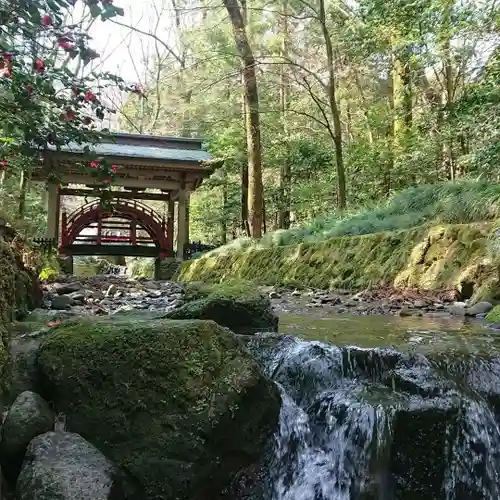 彌彦神社の庭園