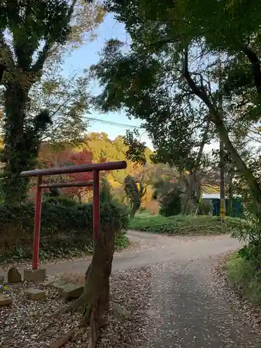 庚申塔の鳥居