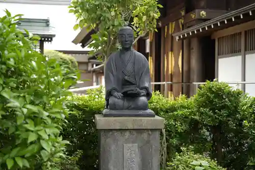 松陰神社の像