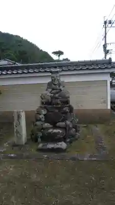 岳林寺の像