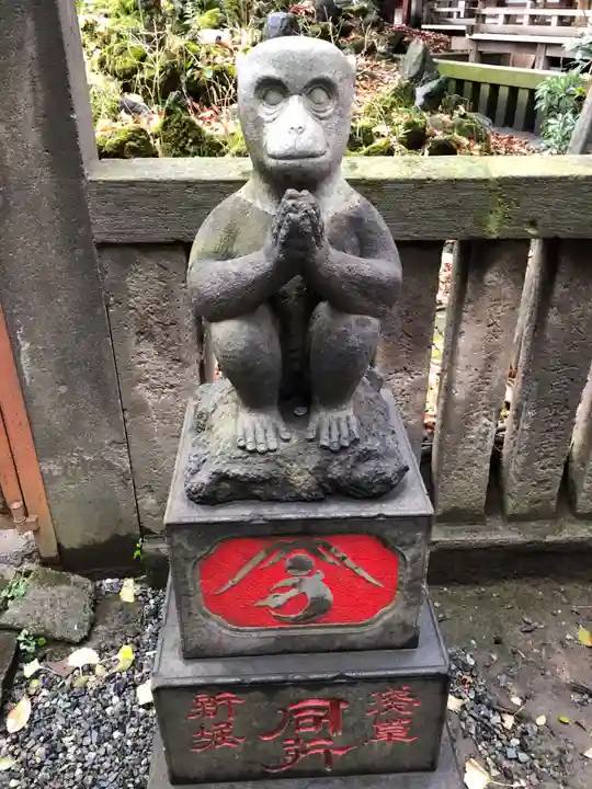 小野照崎神社の像