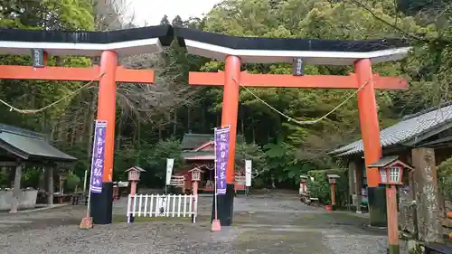 諏訪神社の鳥居