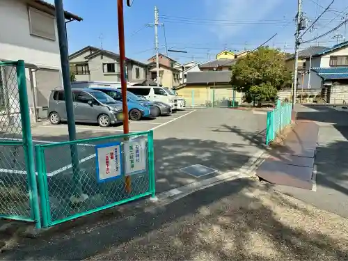 屯倉神社の{uncategorized: "未分類", other: "その他", undefined: "問題あり", building: "その他建物", grave: "お墓", sacred_gate: "鳥居", guardian: "狛犬", statue: "像", buddha: "仏像", history: "歴史", nature: "自然", garden: "庭園", animal: "動物", pagoda: "塔", temizu: "手水舎", mountain_gate: "山門・神門", sanctuary: "本殿・本堂", subordinate: "末社・摂社", art: "芸術", scenery: "景色", jizo: "地蔵", ema: "絵馬", goshuin: "御朱印", omikuji: "おみくじ", items: "授与品その他", amulet: "お守り", goshuincho: "御朱印帳", eats: "食事", festival: "お祭り", votive_dance: "神楽", shichigosan: "七五三参", wedding: "結婚式", experience: "体験その他", initially: "初詣", around: "周辺", anti_infection: "感染症対策"}