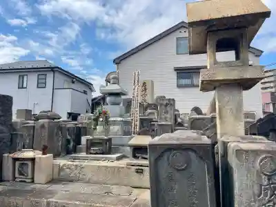 浄瀧寺の{uncategorized: "未分類", other: "その他", undefined: "問題あり", building: "その他建物", grave: "お墓", sacred_gate: "鳥居", guardian: "狛犬", statue: "像", buddha: "仏像", history: "歴史", nature: "自然", garden: "庭園", animal: "動物", pagoda: "塔", temizu: "手水舎", mountain_gate: "山門・神門", sanctuary: "本殿・本堂", subordinate: "末社・摂社", art: "芸術", scenery: "景色", jizo: "地蔵", ema: "絵馬", goshuin: "御朱印", omikuji: "おみくじ", items: "授与品その他", amulet: "お守り", goshuincho: "御朱印帳", eats: "食事", festival: "お祭り", votive_dance: "神楽", shichigosan: "七五三参", wedding: "結婚式", experience: "体験その他", initially: "初詣", around: "周辺", anti_infection: "感染症対策"}