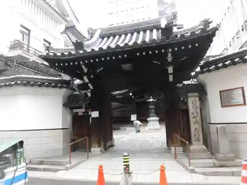 三津寺の山門