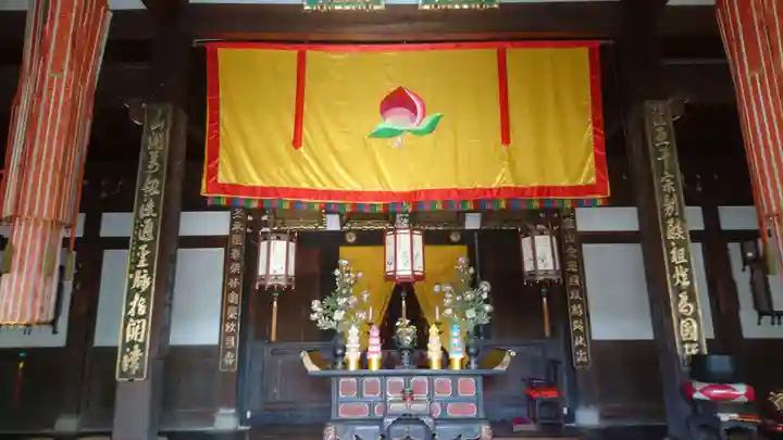 萬福寺の本殿・本堂