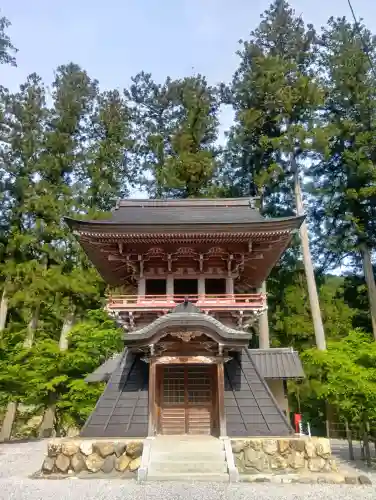 華厳寺の{uncategorized: "未分類", other: "その他", undefined: "問題あり", building: "その他建物", grave: "お墓", sacred_gate: "鳥居", guardian: "狛犬", statue: "像", buddha: "仏像", history: "歴史", nature: "自然", garden: "庭園", animal: "動物", pagoda: "塔", temizu: "手水舎", mountain_gate: "山門・神門", sanctuary: "本殿・本堂", subordinate: "末社・摂社", art: "芸術", scenery: "景色", jizo: "地蔵", ema: "絵馬", goshuin: "御朱印", omikuji: "おみくじ", items: "授与品その他", amulet: "お守り", goshuincho: "御朱印帳", eats: "食事", festival: "お祭り", votive_dance: "神楽", shichigosan: "七五三参", wedding: "結婚式", experience: "体験その他", initially: "初詣", around: "周辺", anti_infection: "感染症対策"}