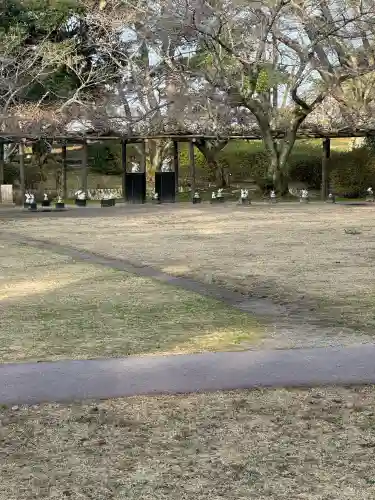 出雲大社の{uncategorized: "未分類", other: "その他", undefined: "問題あり", building: "その他建物", grave: "お墓", sacred_gate: "鳥居", guardian: "狛犬", statue: "像", buddha: "仏像", history: "歴史", nature: "自然", garden: "庭園", animal: "動物", pagoda: "塔", temizu: "手水舎", mountain_gate: "山門・神門", sanctuary: "本殿・本堂", subordinate: "末社・摂社", art: "芸術", scenery: "景色", jizo: "地蔵", ema: "絵馬", goshuin: "御朱印", omikuji: "おみくじ", items: "授与品その他", amulet: "お守り", goshuincho: "御朱印帳", eats: "食事", festival: "お祭り", votive_dance: "神楽", shichigosan: "七五三参", wedding: "結婚式", experience: "体験その他", initially: "初詣", around: "周辺", anti_infection: "感染症対策"}