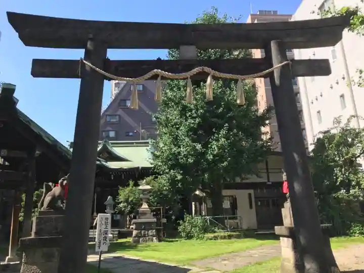 千束稲荷神社の鳥居