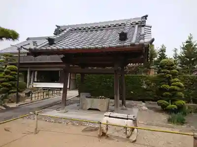 専称寺の手水舎