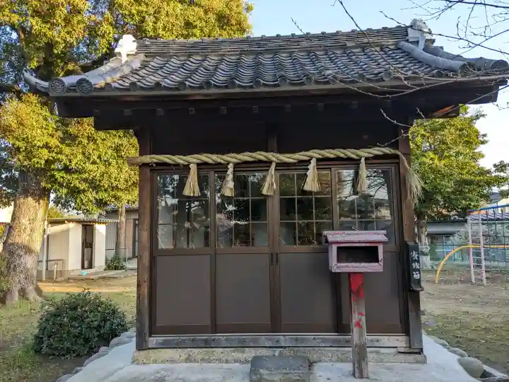 八幡社の{uncategorized: "未分類", other: "その他", undefined: "問題あり", building: "その他建物", grave: "お墓", sacred_gate: "鳥居", guardian: "狛犬", statue: "像", buddha: "仏像", history: "歴史", nature: "自然", garden: "庭園", animal: "動物", pagoda: "塔", temizu: "手水舎", mountain_gate: "山門・神門", sanctuary: "本殿・本堂", subordinate: "末社・摂社", art: "芸術", scenery: "景色", jizo: "地蔵", ema: "絵馬", goshuin: "御朱印", omikuji: "おみくじ", items: "授与品その他", amulet: "お守り", goshuincho: "御朱印帳", eats: "食事", festival: "お祭り", votive_dance: "神楽", shichigosan: "七五三参", wedding: "結婚式", experience: "体験その他", initially: "初詣", around: "周辺", anti_infection: "感染症対策"}