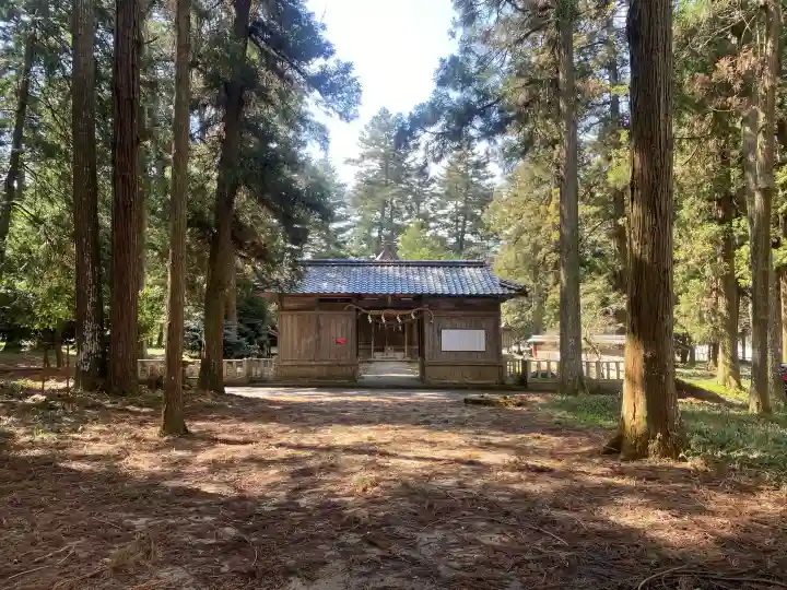御出石神社の{uncategorized: "未分類", other: "その他", undefined: "問題あり", building: "その他建物", grave: "お墓", sacred_gate: "鳥居", guardian: "狛犬", statue: "像", buddha: "仏像", history: "歴史", nature: "自然", garden: "庭園", animal: "動物", pagoda: "塔", temizu: "手水舎", mountain_gate: "山門・神門", sanctuary: "本殿・本堂", subordinate: "末社・摂社", art: "芸術", scenery: "景色", jizo: "地蔵", ema: "絵馬", goshuin: "御朱印", omikuji: "おみくじ", items: "授与品その他", amulet: "お守り", goshuincho: "御朱印帳", eats: "食事", festival: "お祭り", votive_dance: "神楽", shichigosan: "七五三参", wedding: "結婚式", experience: "体験その他", initially: "初詣", around: "周辺", anti_infection: "感染症対策"}