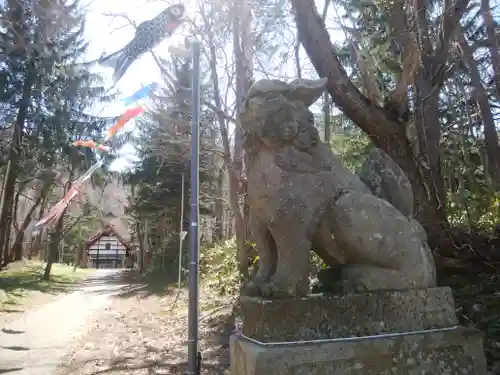 定山渓神社の狛犬