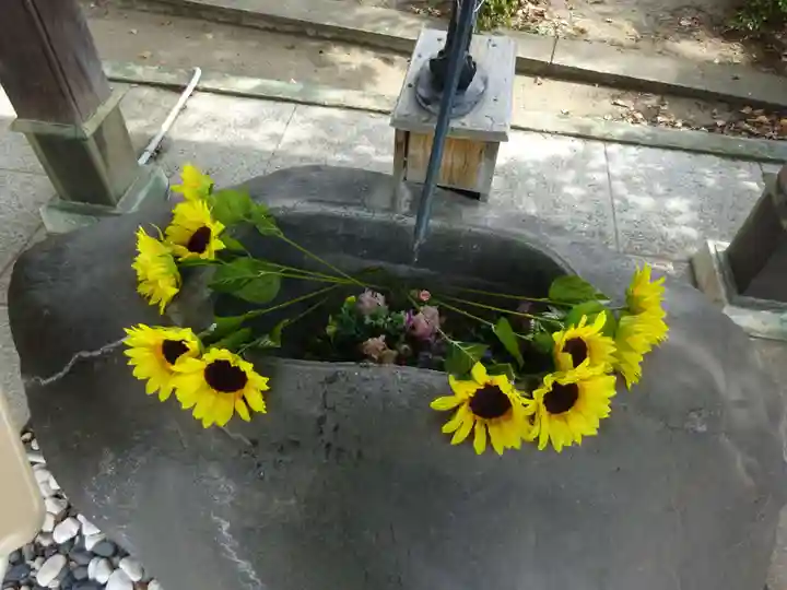 久里浜八幡神社の手水舎