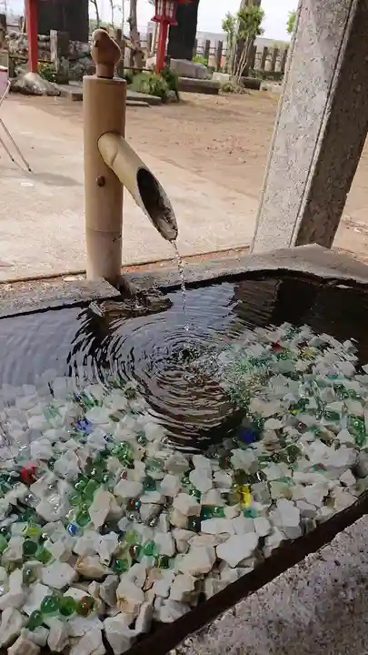 平出雷電神社の手水舎