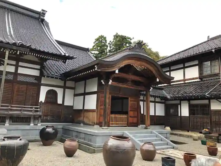 光徳寺の本殿・本堂
