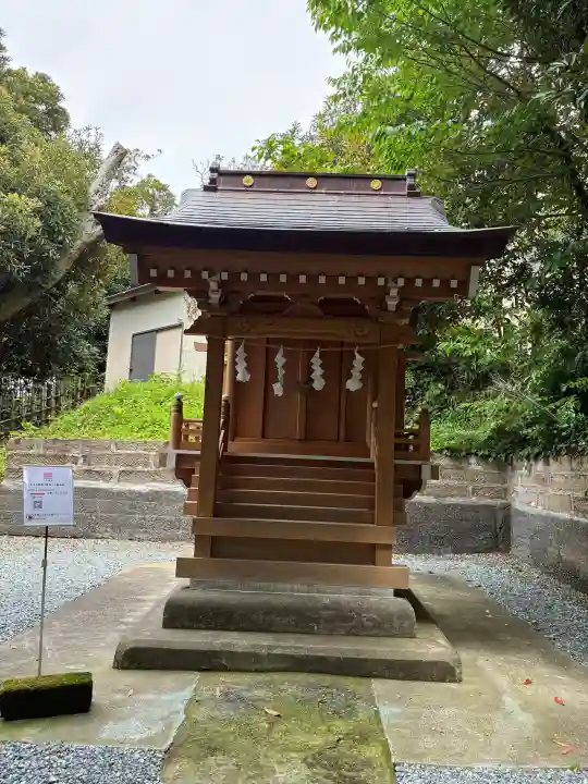金毘羅宮(海南神社境内社)の{uncategorized: "未分類", other: "その他", undefined: "問題あり", building: "その他建物", grave: "お墓", sacred_gate: "鳥居", guardian: "狛犬", statue: "像", buddha: "仏像", history: "歴史", nature: "自然", garden: "庭園", animal: "動物", pagoda: "塔", temizu: "手水舎", mountain_gate: "山門・神門", sanctuary: "本殿・本堂", subordinate: "末社・摂社", art: "芸術", scenery: "景色", jizo: "地蔵", ema: "絵馬", goshuin: "御朱印", omikuji: "おみくじ", items: "授与品その他", amulet: "お守り", goshuincho: "御朱印帳", eats: "食事", festival: "お祭り", votive_dance: "神楽", shichigosan: "七五三参", wedding: "結婚式", experience: "体験その他", initially: "初詣", around: "周辺", anti_infection: "感染症対策"}