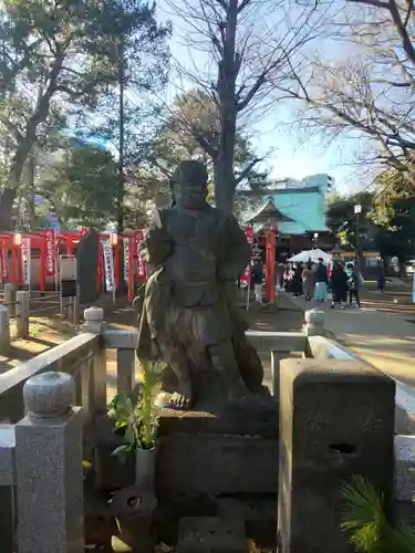 鬼子母神堂　(法明寺）の像