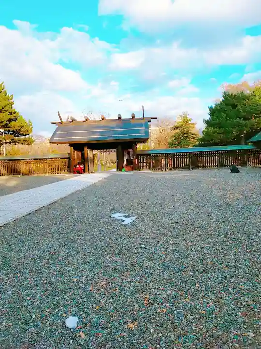 札幌護國神社の山門・神門
