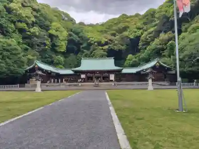 靜岡縣護國神社の{uncategorized: "未分類", other: "その他", undefined: "問題あり", building: "その他建物", grave: "お墓", sacred_gate: "鳥居", guardian: "狛犬", statue: "像", buddha: "仏像", history: "歴史", nature: "自然", garden: "庭園", animal: "動物", pagoda: "塔", temizu: "手水舎", mountain_gate: "山門・神門", sanctuary: "本殿・本堂", subordinate: "末社・摂社", art: "芸術", scenery: "景色", jizo: "地蔵", ema: "絵馬", goshuin: "御朱印", omikuji: "おみくじ", items: "授与品その他", amulet: "お守り", goshuincho: "御朱印帳", eats: "食事", festival: "お祭り", votive_dance: "神楽", shichigosan: "七五三参", wedding: "結婚式", experience: "体験その他", initially: "初詣", around: "周辺", anti_infection: "感染症対策"}