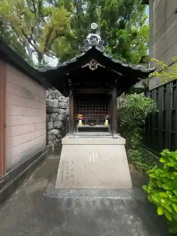 東瓦町 地蔵堂の{uncategorized: "未分類", other: "その他", undefined: "問題あり", building: "その他建物", grave: "お墓", sacred_gate: "鳥居", guardian: "狛犬", statue: "像", buddha: "仏像", history: "歴史", nature: "自然", garden: "庭園", animal: "動物", pagoda: "塔", temizu: "手水舎", mountain_gate: "山門・神門", sanctuary: "本殿・本堂", subordinate: "末社・摂社", art: "芸術", scenery: "景色", jizo: "地蔵", ema: "絵馬", goshuin: "御朱印", omikuji: "おみくじ", items: "授与品その他", amulet: "お守り", goshuincho: "御朱印帳", eats: "食事", festival: "お祭り", votive_dance: "神楽", shichigosan: "七五三参", wedding: "結婚式", experience: "体験その他", initially: "初詣", around: "周辺", anti_infection: "感染症対策"}