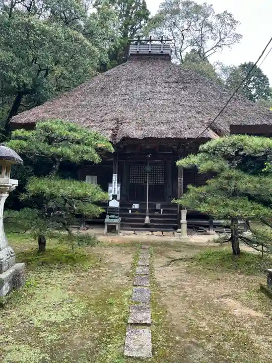 並瀧寺の{uncategorized: "未分類", other: "その他", undefined: "問題あり", building: "その他建物", grave: "お墓", sacred_gate: "鳥居", guardian: "狛犬", statue: "像", buddha: "仏像", history: "歴史", nature: "自然", garden: "庭園", animal: "動物", pagoda: "塔", temizu: "手水舎", mountain_gate: "山門・神門", sanctuary: "本殿・本堂", subordinate: "末社・摂社", art: "芸術", scenery: "景色", jizo: "地蔵", ema: "絵馬", goshuin: "御朱印", omikuji: "おみくじ", items: "授与品その他", amulet: "お守り", goshuincho: "御朱印帳", eats: "食事", festival: "お祭り", votive_dance: "神楽", shichigosan: "七五三参", wedding: "結婚式", experience: "体験その他", initially: "初詣", around: "周辺", anti_infection: "感染症対策"}