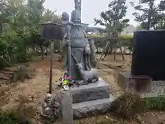 御沢神社の像