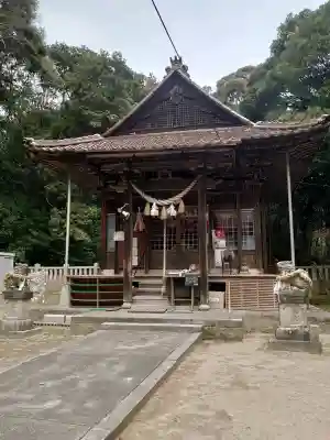 吉部田八幡宮の{uncategorized: "未分類", other: "その他", undefined: "問題あり", building: "その他建物", grave: "お墓", sacred_gate: "鳥居", guardian: "狛犬", statue: "像", buddha: "仏像", history: "歴史", nature: "自然", garden: "庭園", animal: "動物", pagoda: "塔", temizu: "手水舎", mountain_gate: "山門・神門", sanctuary: "本殿・本堂", subordinate: "末社・摂社", art: "芸術", scenery: "景色", jizo: "地蔵", ema: "絵馬", goshuin: "御朱印", omikuji: "おみくじ", items: "授与品その他", amulet: "お守り", goshuincho: "御朱印帳", eats: "食事", festival: "お祭り", votive_dance: "神楽", shichigosan: "七五三参", wedding: "結婚式", experience: "体験その他", initially: "初詣", around: "周辺", anti_infection: "感染症対策"}