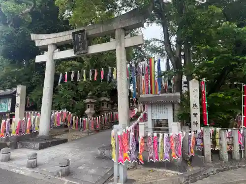 東海市熊野神社の{uncategorized: "未分類", other: "その他", undefined: "問題あり", building: "その他建物", grave: "お墓", sacred_gate: "鳥居", guardian: "狛犬", statue: "像", buddha: "仏像", history: "歴史", nature: "自然", garden: "庭園", animal: "動物", pagoda: "塔", temizu: "手水舎", mountain_gate: "山門・神門", sanctuary: "本殿・本堂", subordinate: "末社・摂社", art: "芸術", scenery: "景色", jizo: "地蔵", ema: "絵馬", goshuin: "御朱印", omikuji: "おみくじ", items: "授与品その他", amulet: "お守り", goshuincho: "御朱印帳", eats: "食事", festival: "お祭り", votive_dance: "神楽", shichigosan: "七五三参", wedding: "結婚式", experience: "体験その他", initially: "初詣", around: "周辺", anti_infection: "感染症対策"}