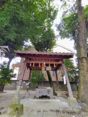 神明社(金屋)の手水舎
