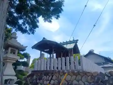 神宮神社の{uncategorized: "未分類", other: "その他", undefined: "問題あり", building: "その他建物", grave: "お墓", sacred_gate: "鳥居", guardian: "狛犬", statue: "像", buddha: "仏像", history: "歴史", nature: "自然", garden: "庭園", animal: "動物", pagoda: "塔", temizu: "手水舎", mountain_gate: "山門・神門", sanctuary: "本殿・本堂", subordinate: "末社・摂社", art: "芸術", scenery: "景色", jizo: "地蔵", ema: "絵馬", goshuin: "御朱印", omikuji: "おみくじ", items: "授与品その他", amulet: "お守り", goshuincho: "御朱印帳", eats: "食事", festival: "お祭り", votive_dance: "神楽", shichigosan: "七五三参", wedding: "結婚式", experience: "体験その他", initially: "初詣", around: "周辺", anti_infection: "感染症対策"}