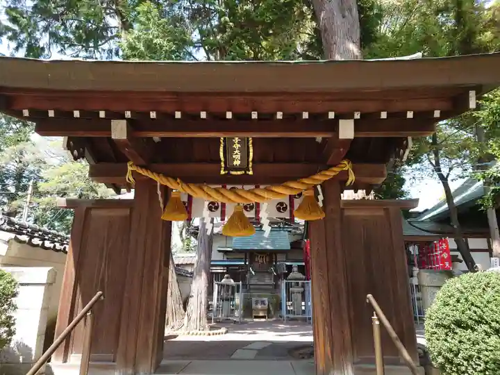 挙母神社の山門・神門